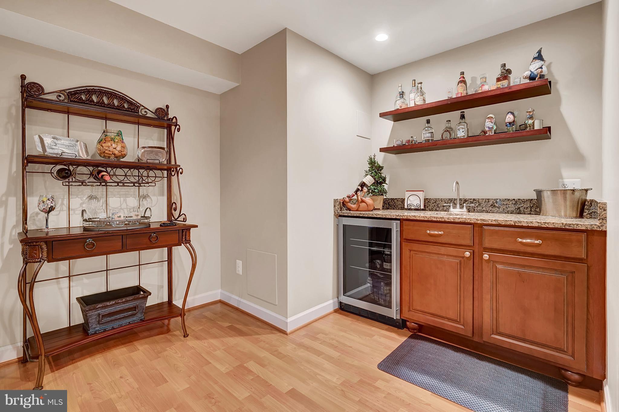 6370 Georgetown Road Broad Run, VA 20137 - Photo 25 of 30 wet bar