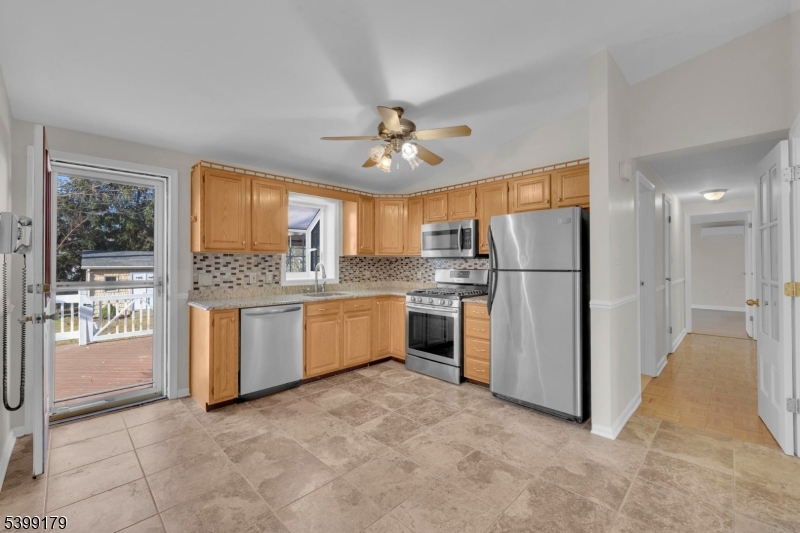 28 Duval Street Bridgewater, NJ 08807 - Photo 6 of 34