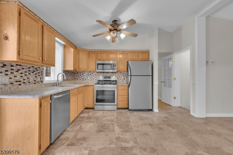 28 Duval Street Bridgewater, NJ 08807 - Photo 8 of 34