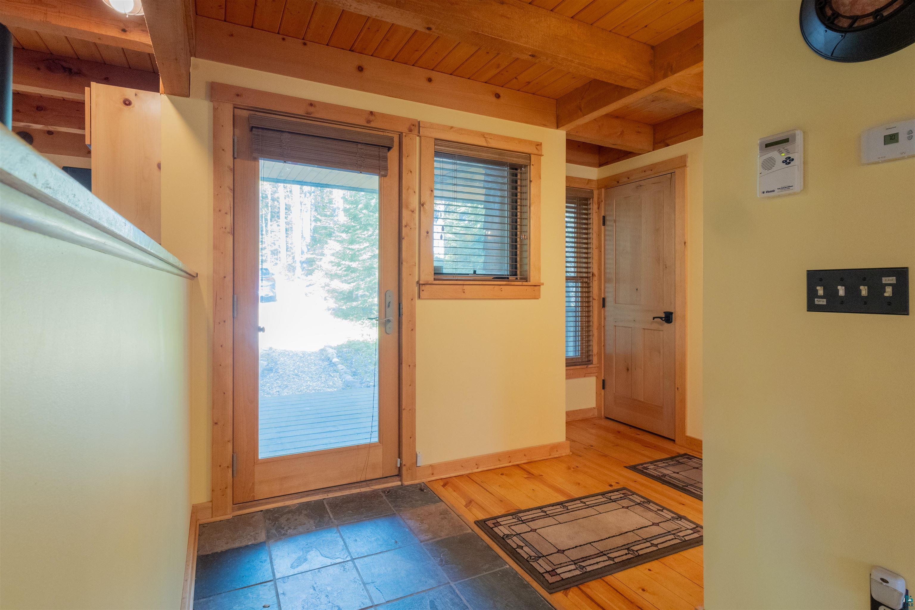 87570 Tucker Road, Unit 206 Bayfield, WI 54814 - Photo 15 of 35 Entry area