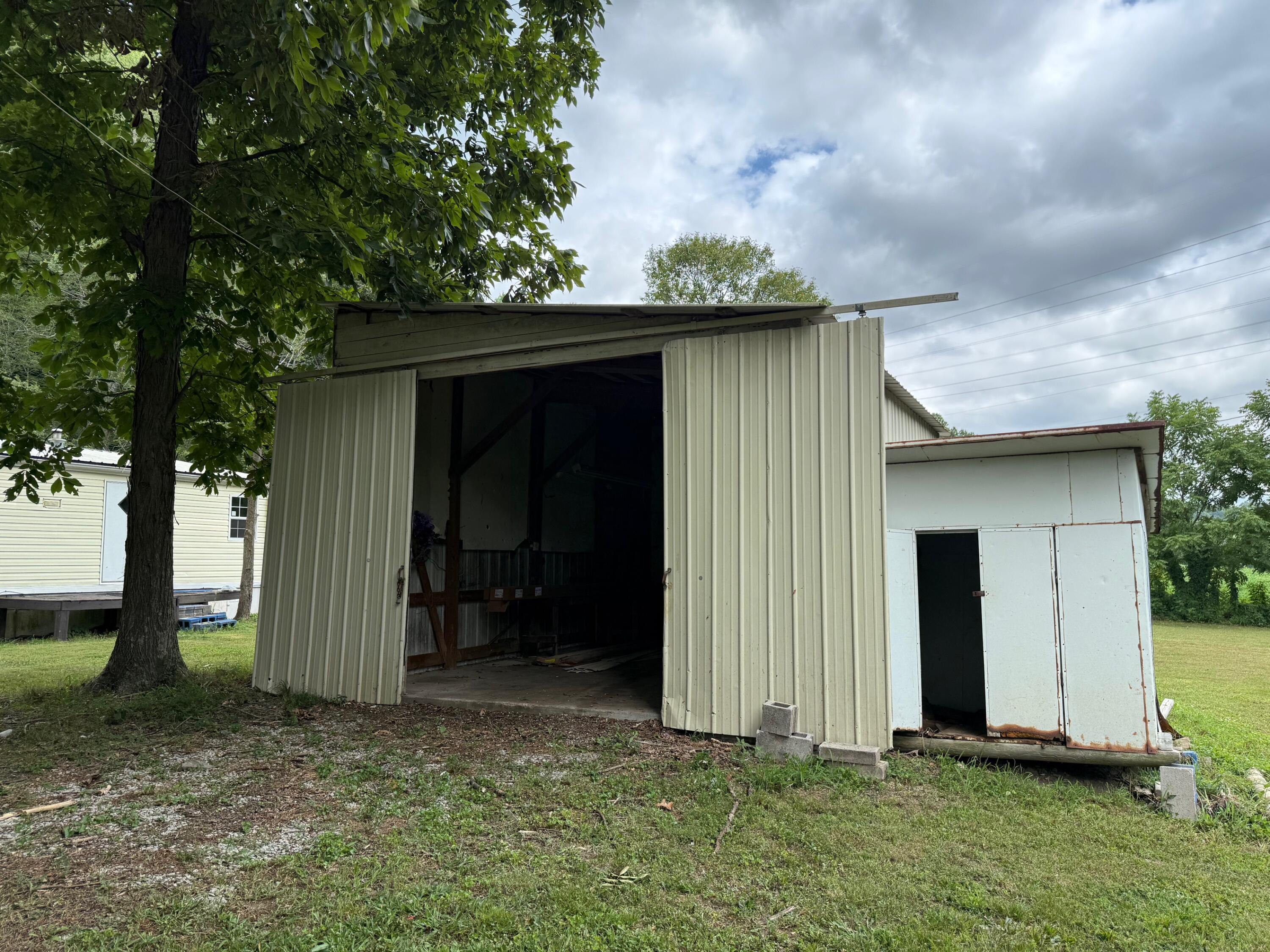 240 Hurricane Road Waynesburg, KY 40489 - Photo 13 of 43 IMG_0096