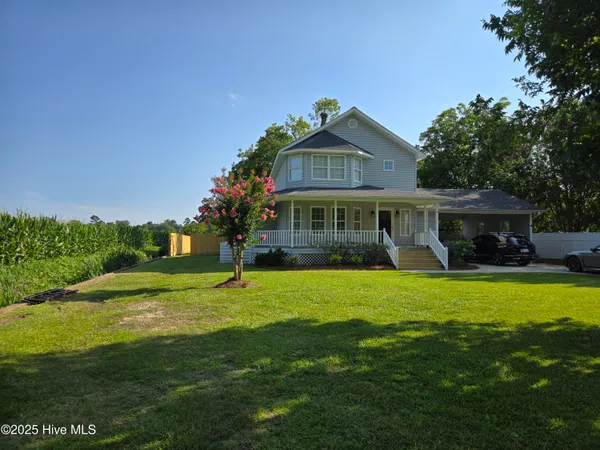 $439,000 | 121 Schley Avenue, Lake Waccamaw, NC 28450