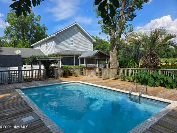 $439,000 | 121 Schley Avenue, Lake Waccamaw, NC 28450