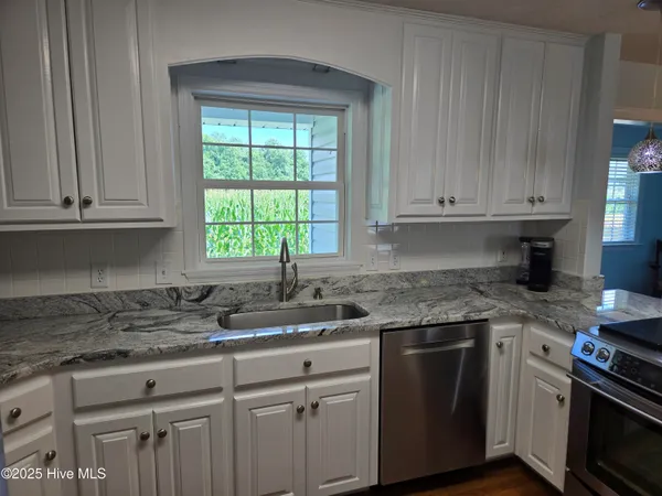 $439,000 | 121 Schley Avenue, Lake Waccamaw, NC 28450