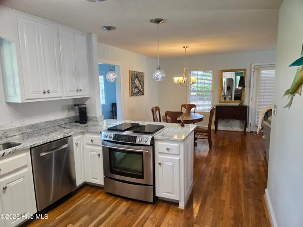 $439,000 | 121 Schley Avenue, Lake Waccamaw, NC 28450