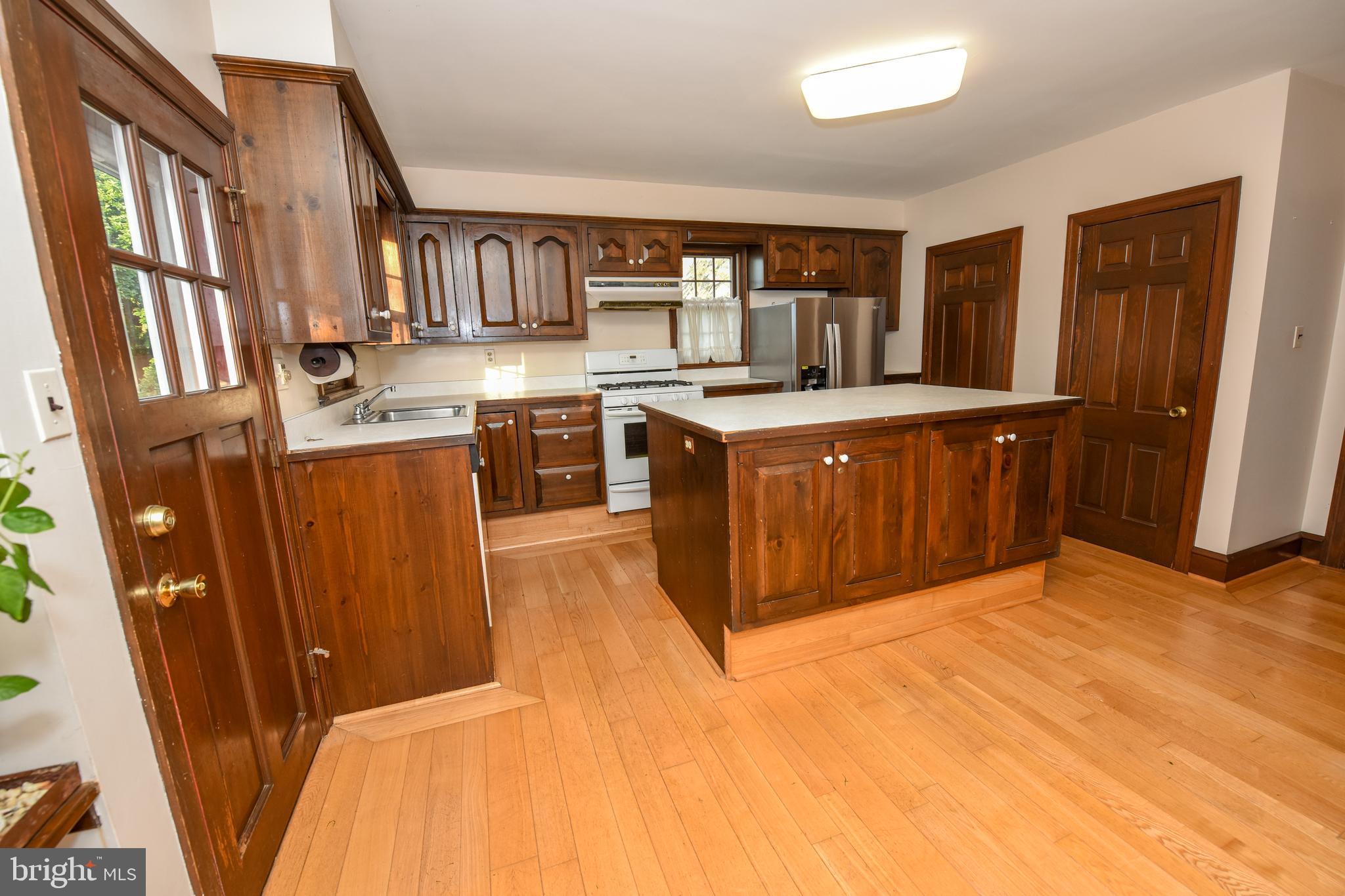 2473 Walton Road Huntingdon Valley, PA 19006 - Photo 11 of 75
