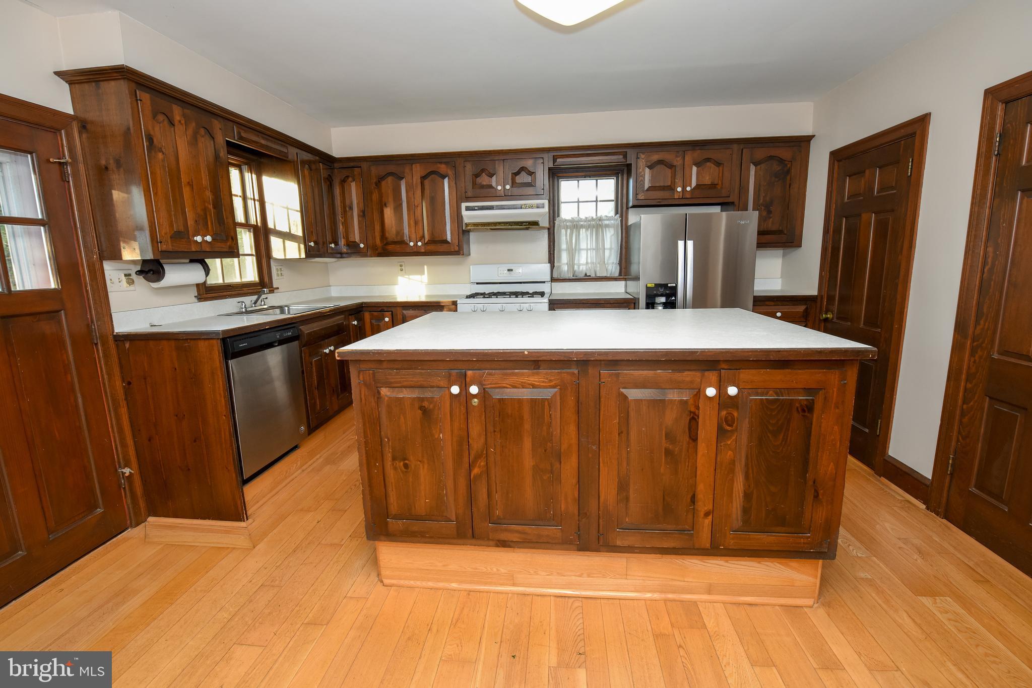 2473 Walton Road Huntingdon Valley, PA 19006 - Photo 17 of 75