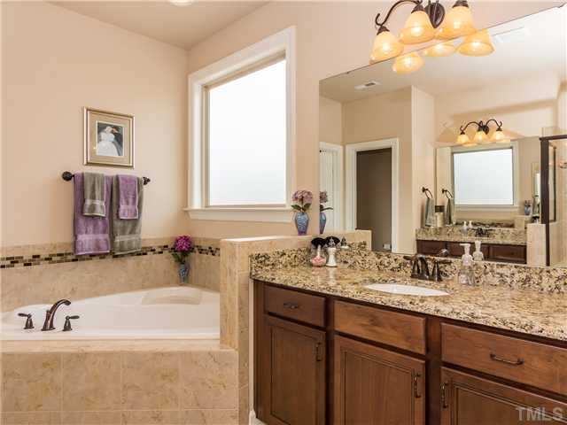 837 Boone Ridge Lane Cary, NC 27519 - Photo 13 of 25 Gallery Image 13