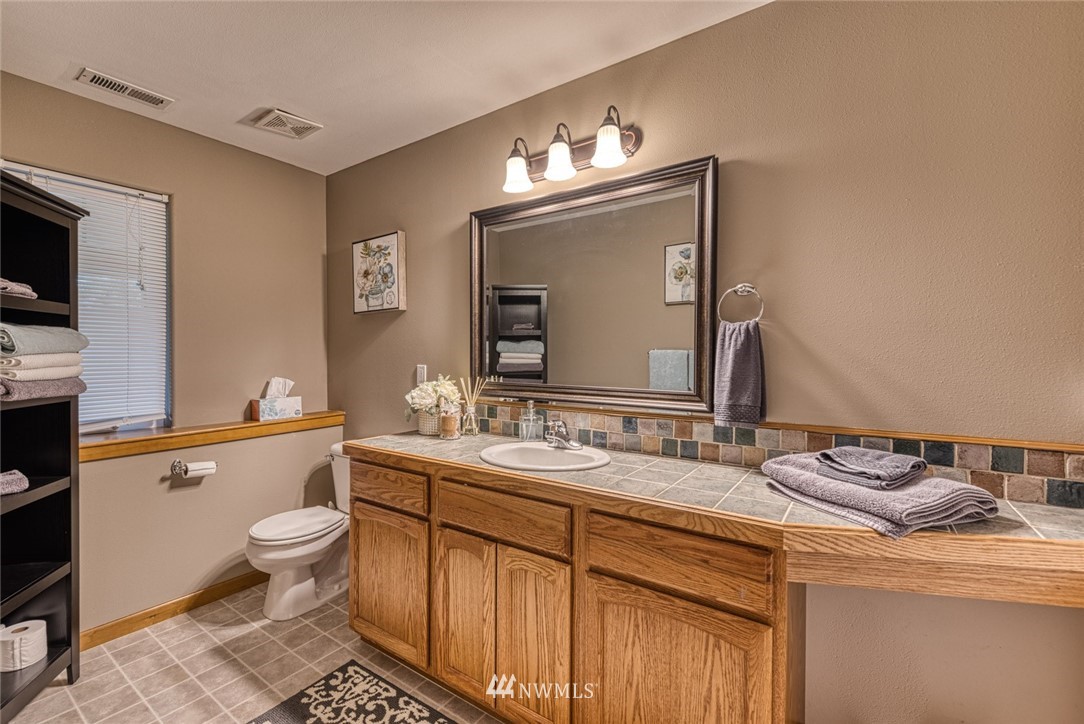 281 East Soderberg Road Allyn, WA 98524 - Photo 21 of 25 Gallery Image 21