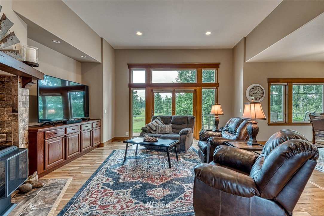 281 East Soderberg Road Allyn, WA 98524 - Photo 6 of 25 Gallery Image 6