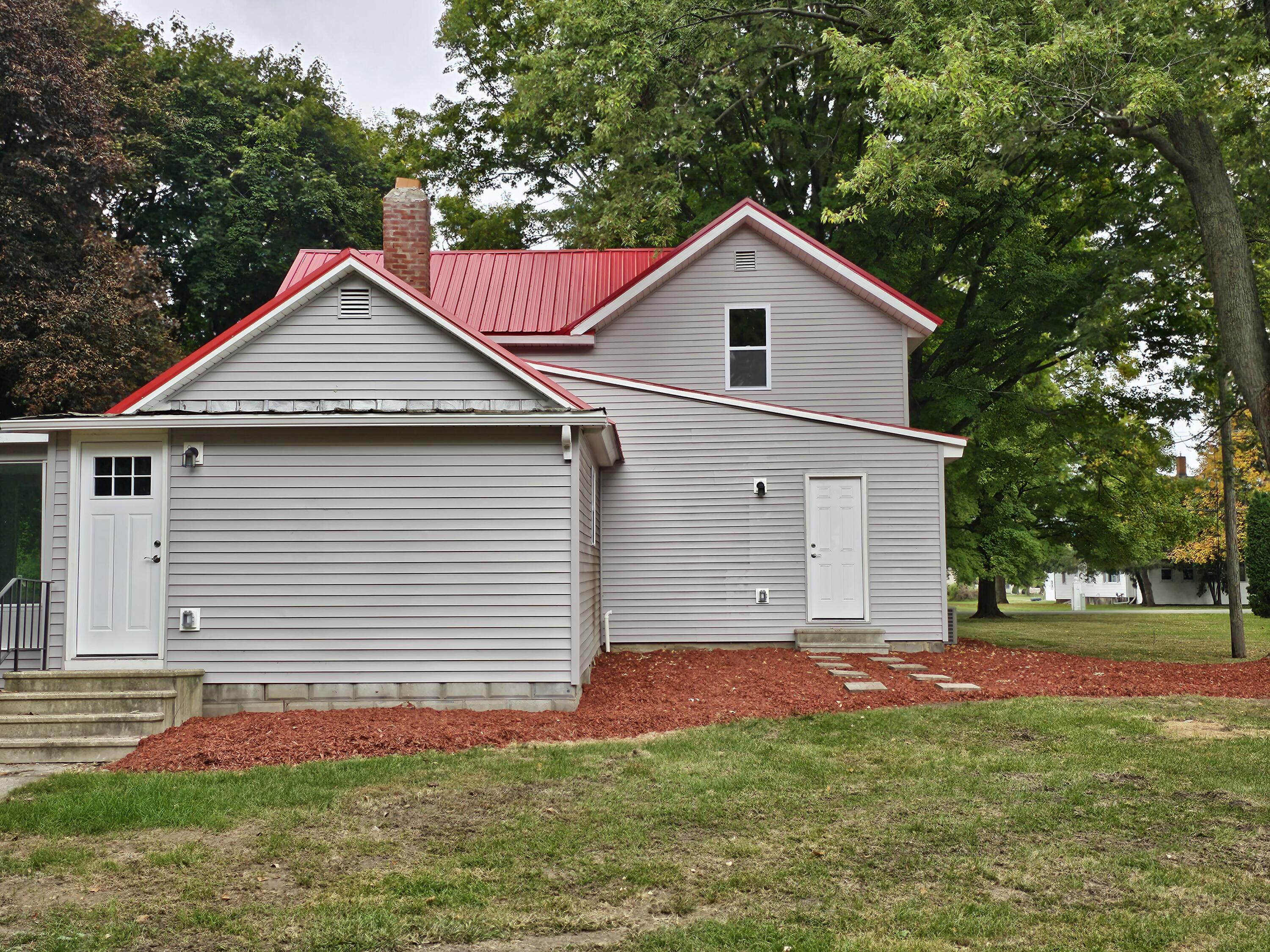 330 South Willowbrook Road Coldwater, MI 49036 - Photo 2 of 21 House back
