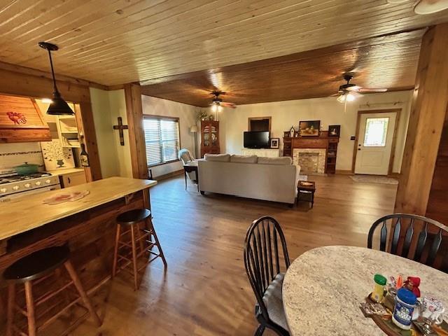 239 Ranch Road Joshua, TX 76058 - Photo 12 of 34 a living room with lots of furniture and kitchen view