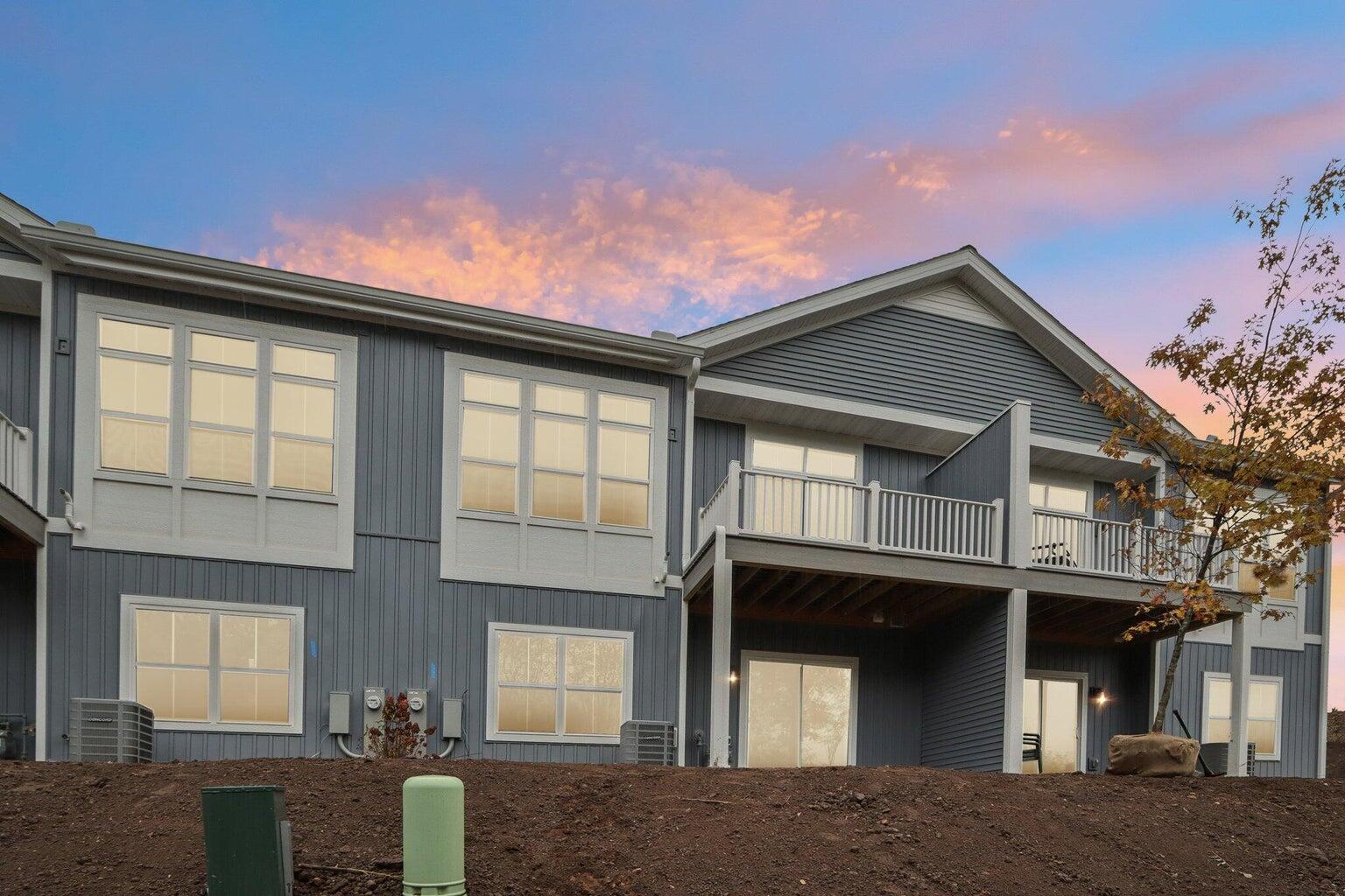 405 Falcon Ridge Drive, Unit 15 Burlington, WI 53105 - Photo 25 of 33 back Belcony