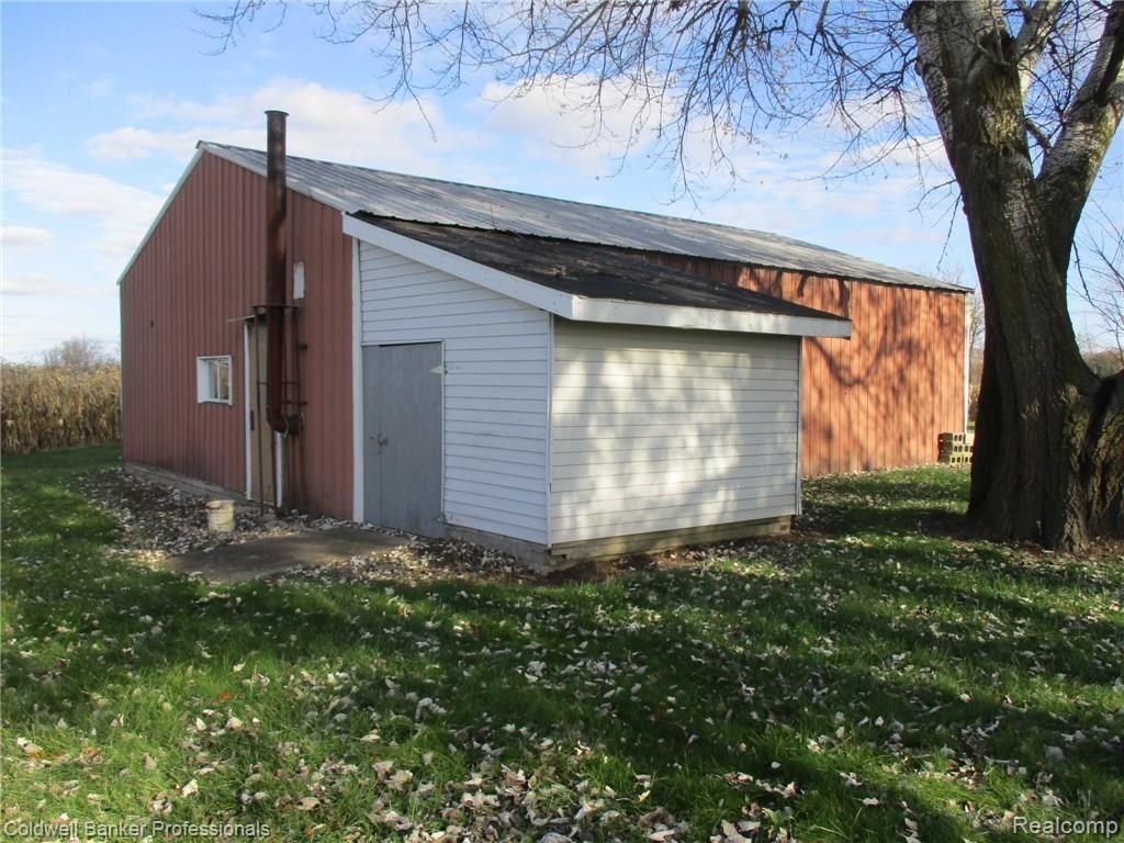 1501 East Tyrrell Road Bancroft, MI 48414 - Photo 16 of 19 8 POLE BARN SIDE & REAR.JPG