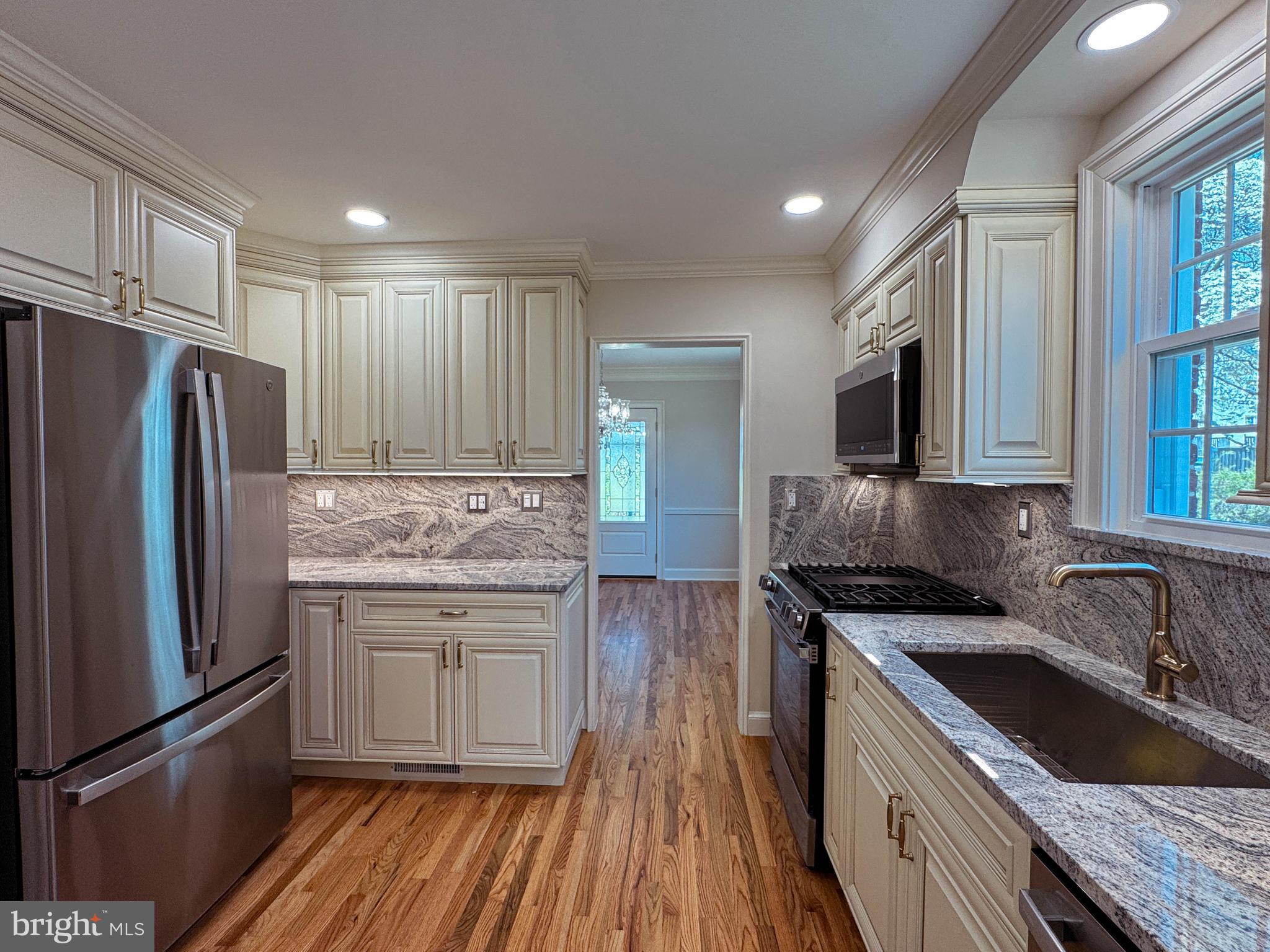 9421 Thornhill Road Silver Spring, MD 20901 - Photo 14 of 42 Kitchen