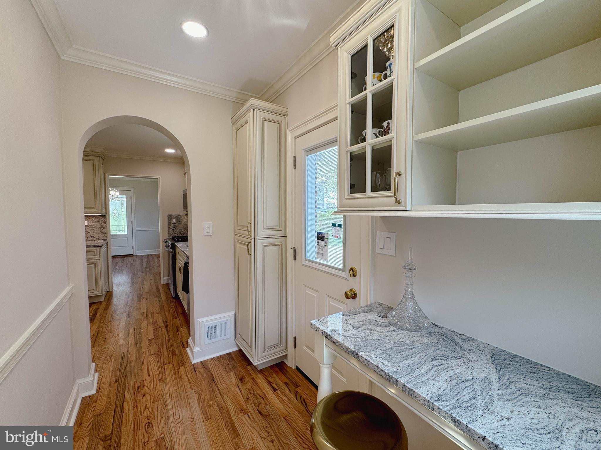 9421 Thornhill Road Silver Spring, MD 20901 - Photo 16 of 42 Kitchen nook