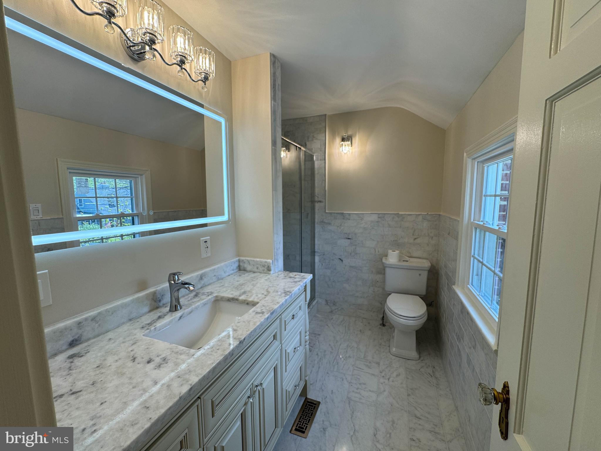 9421 Thornhill Road Silver Spring, MD 20901 - Photo 26 of 42 Primary bath