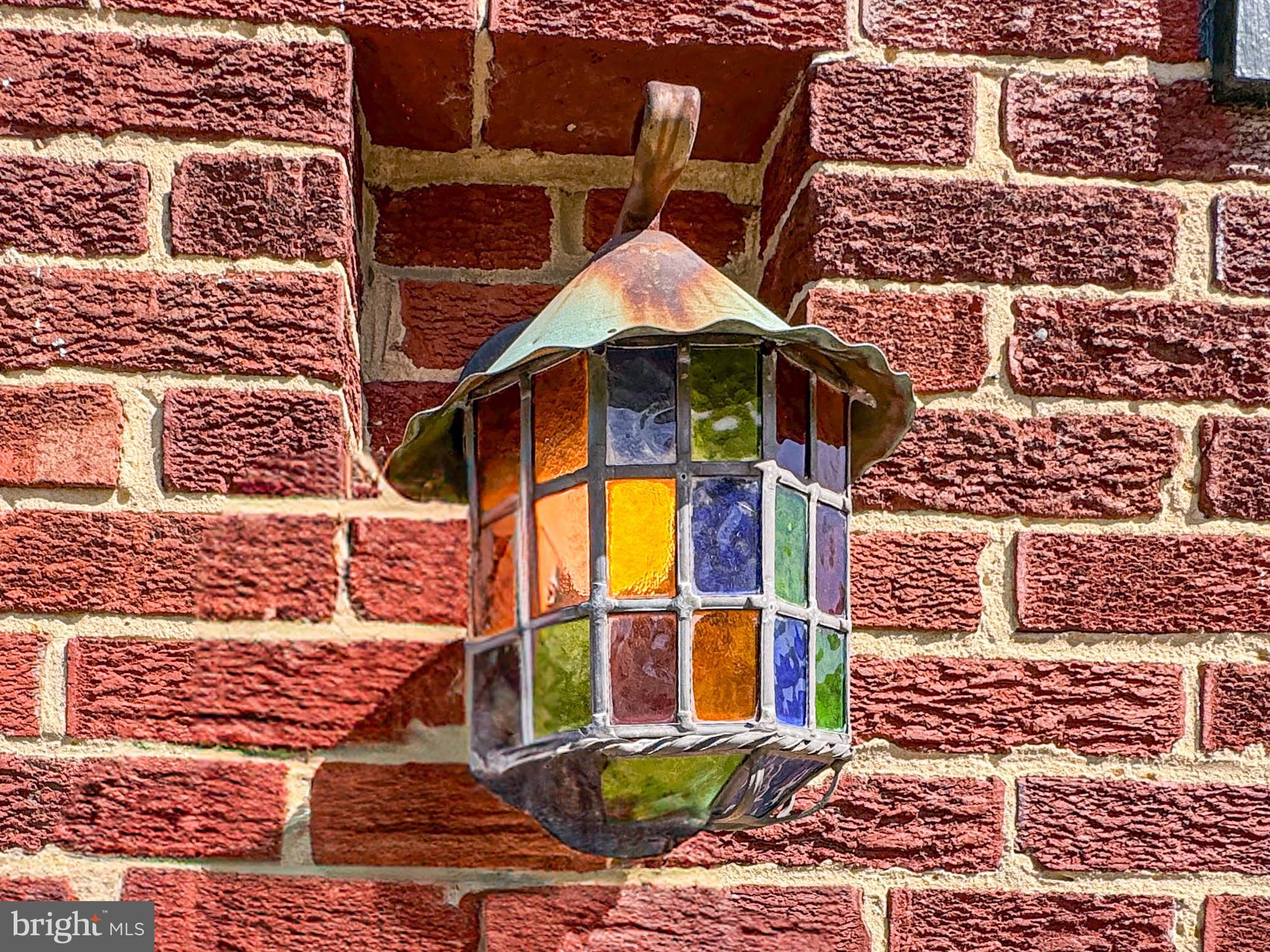 9421 Thornhill Road Silver Spring, MD 20901 - Photo 3 of 42 front door sconce