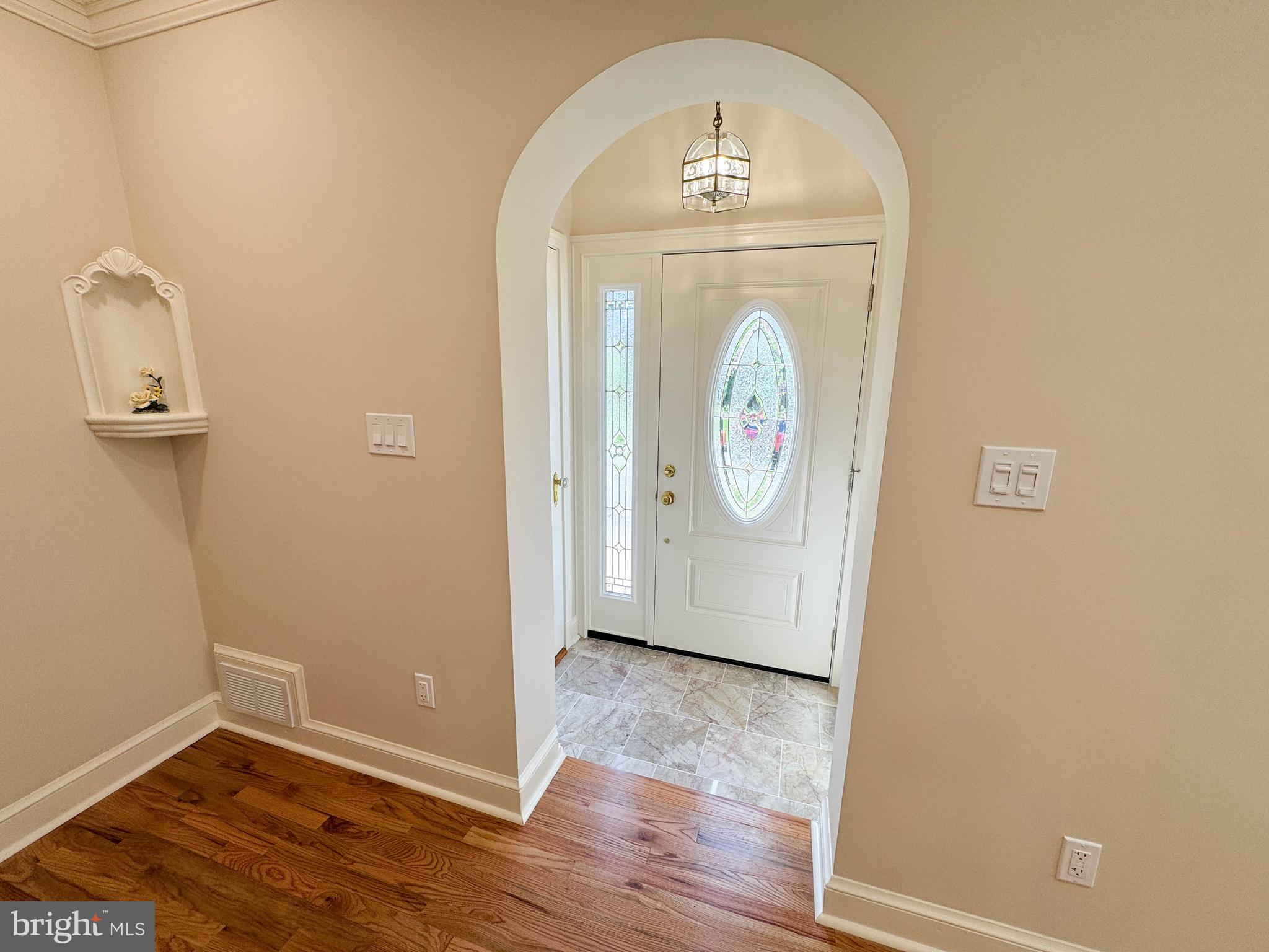 9421 Thornhill Road Silver Spring, MD 20901 - Photo 4 of 42 Foyer