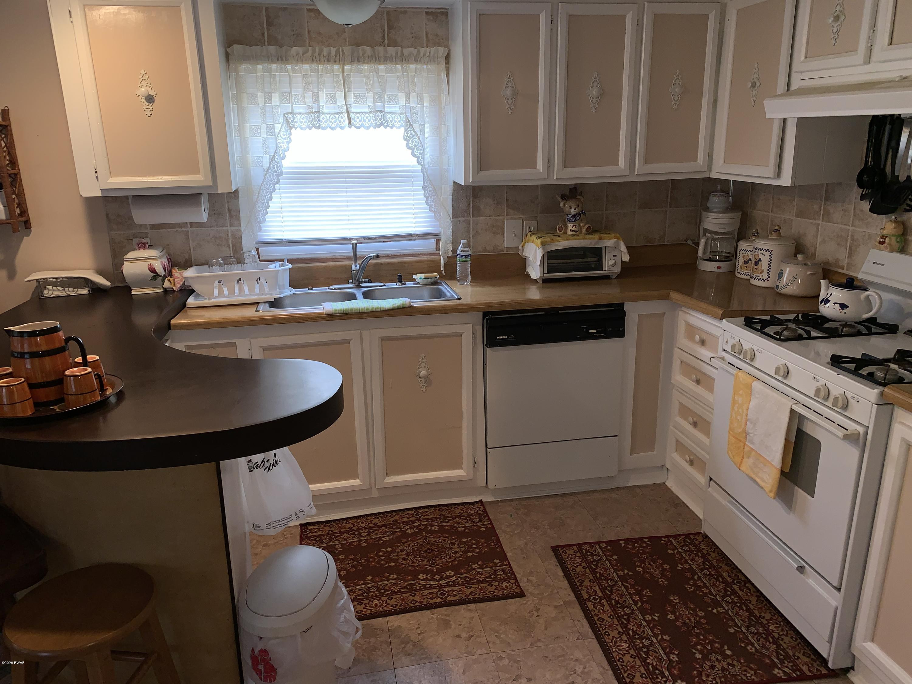 147 Nevin Road Newfoundland, PA 18445 - Photo 6 of 45 Eat-In Kitchen