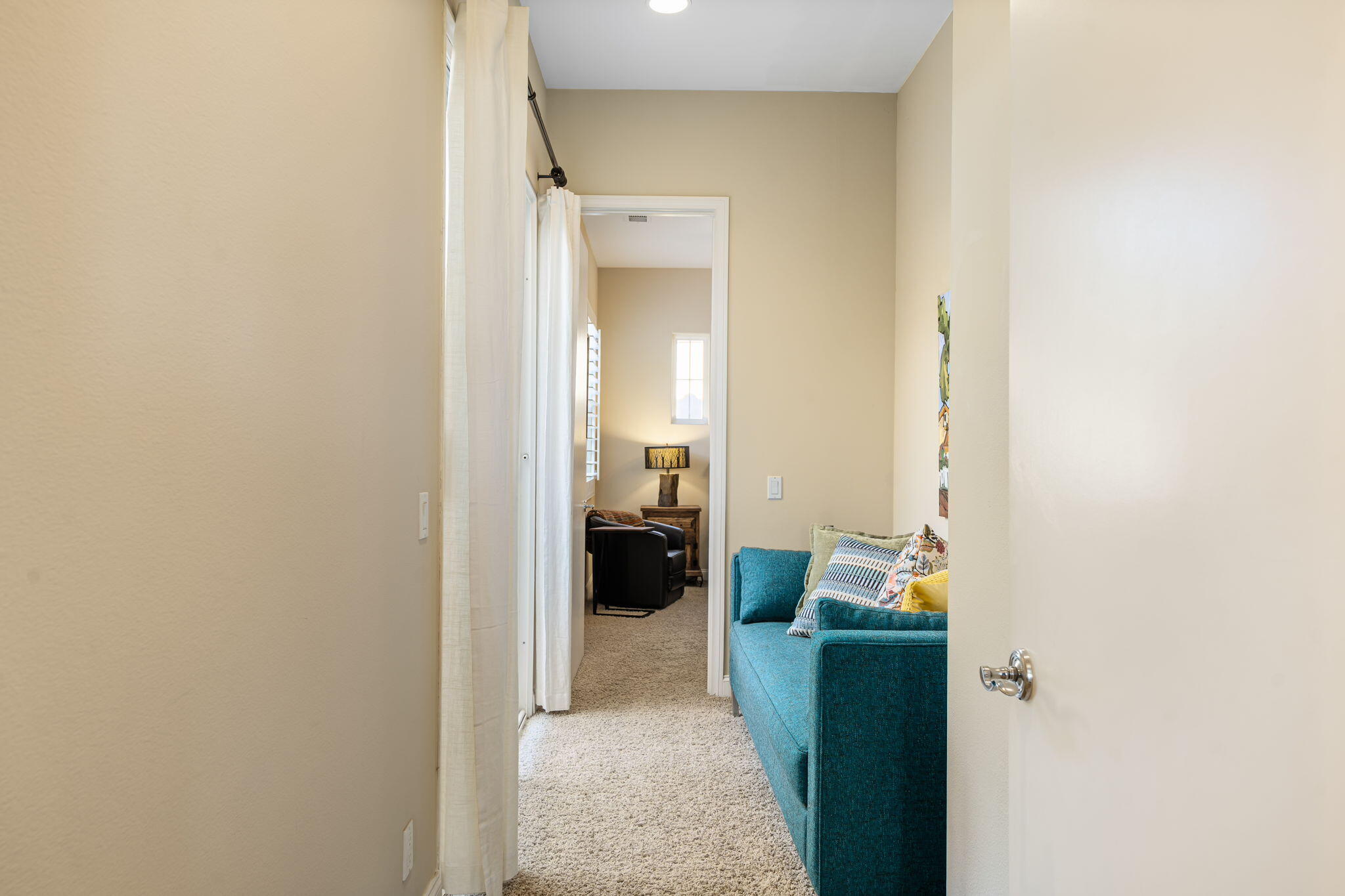 96 Vía Bella Rancho Mirage, CA 92270 - Photo 20 of 60 a en suite bathroom with a sink and a mirror