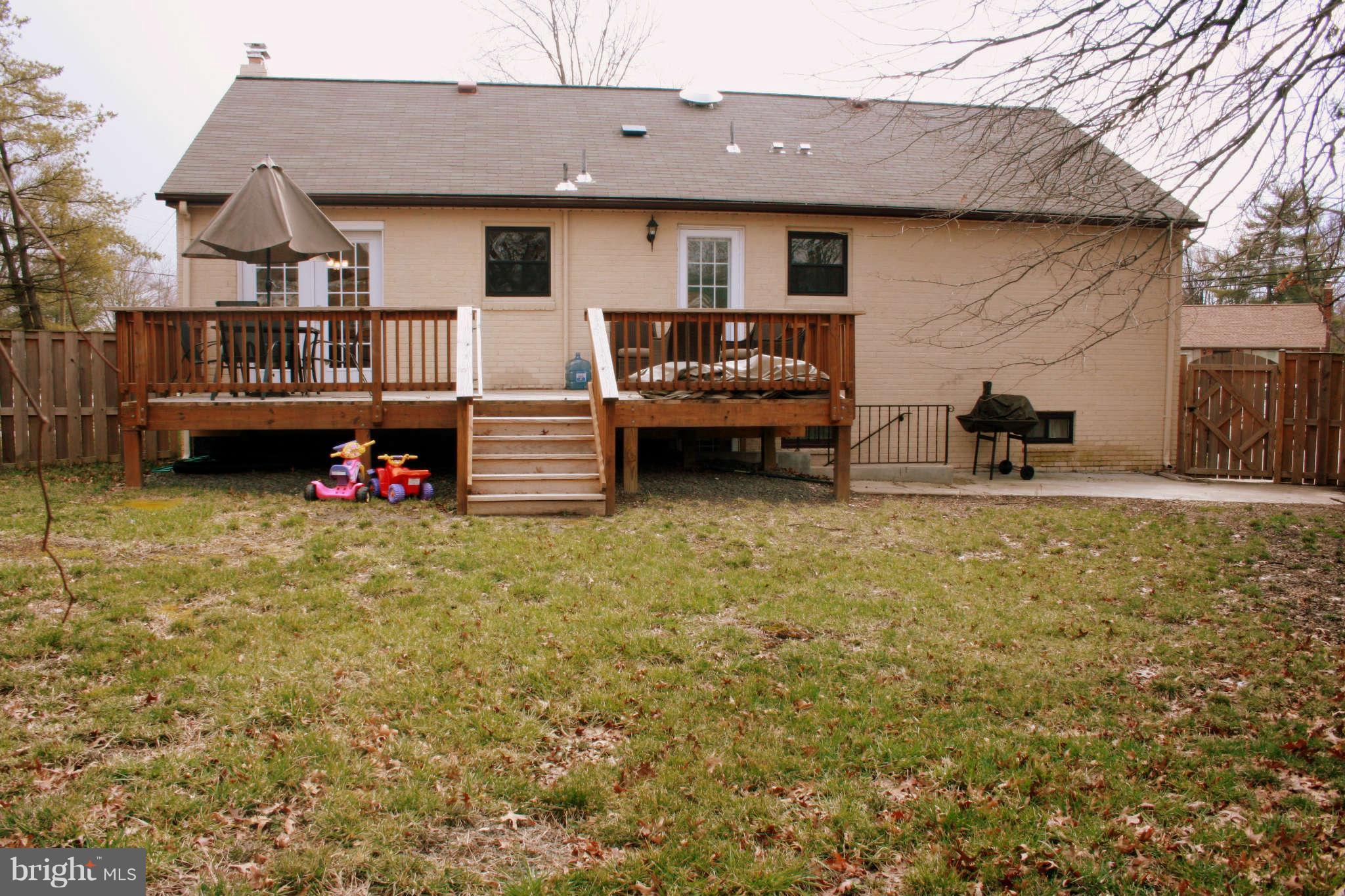 6024 Craig Street Springfield, VA 22150 - Photo 23 of 30 Exterior (Rear)
