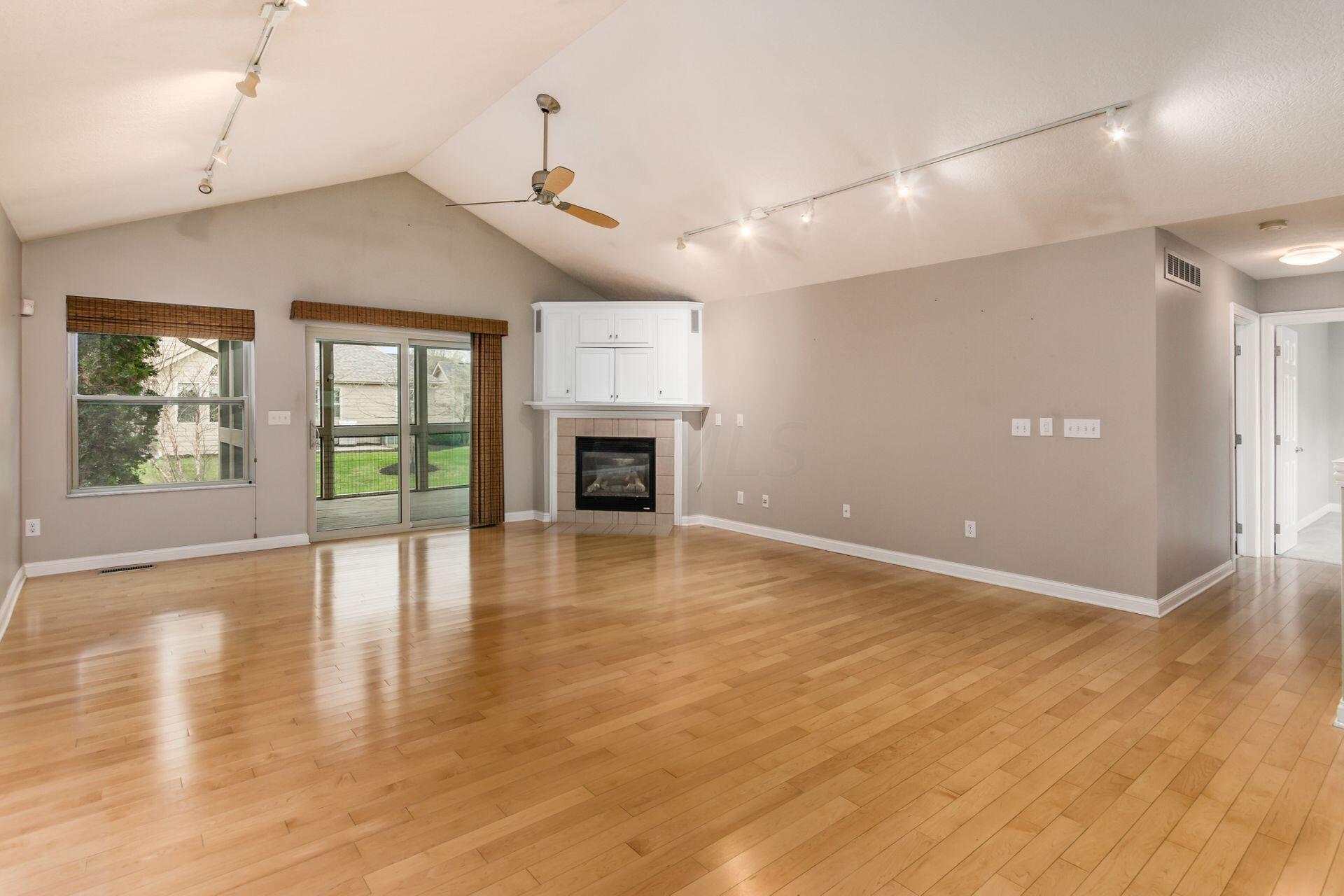 4896 Rays Circle Dublin, OH 43016 - Photo 10 of 45 Light and bright Maple hardwood