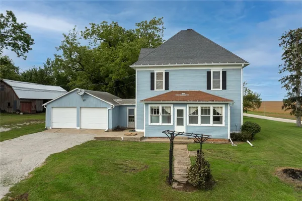 $250,000 | 6547 24th Avenue, Vinton, IA 52349