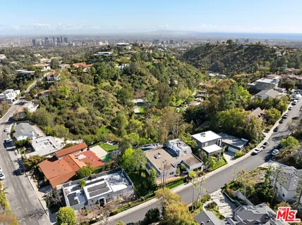 $4,495,000 | 10812 Portofino Place, Los Angeles, CA 90077