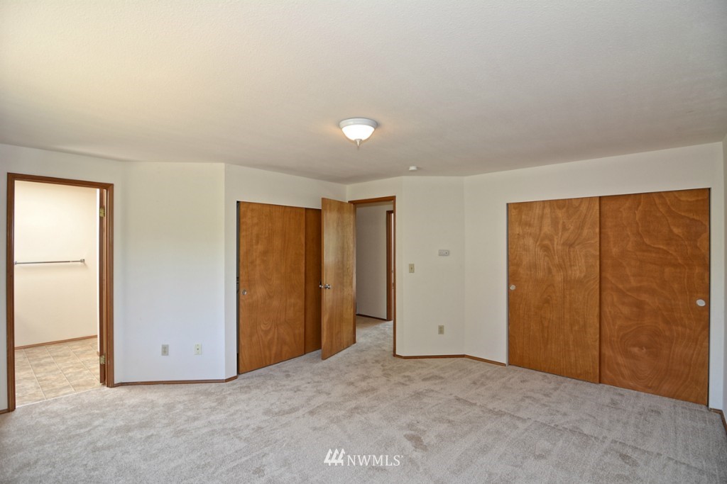 602 213th Street Southwest Bothell, WA 98021 - Photo 15 of 22