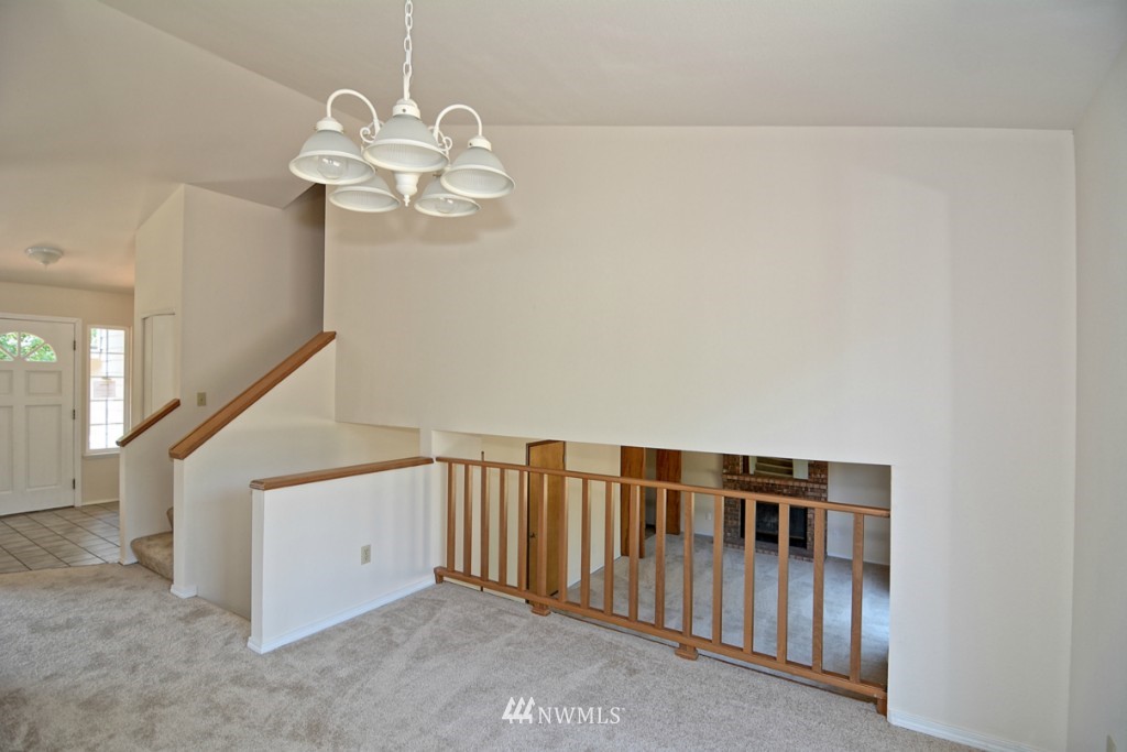 602 213th Street Southwest Bothell, WA 98021 - Photo 4 of 22