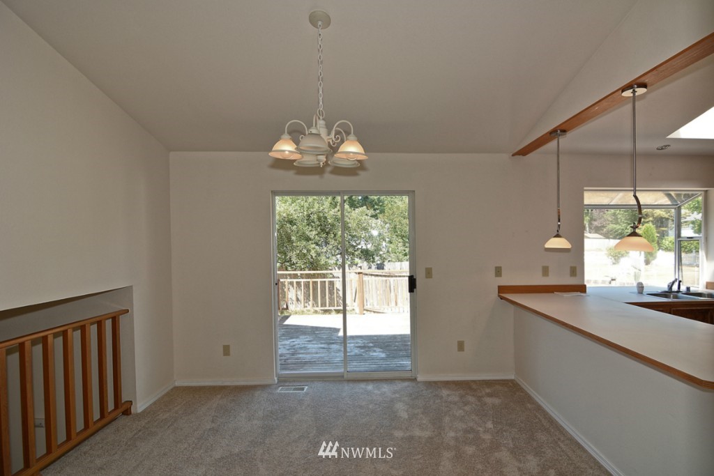 602 213th Street Southwest Bothell, WA 98021 - Photo 6 of 22