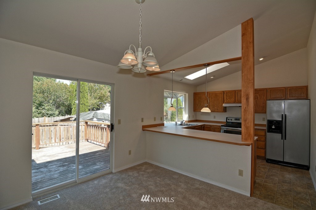 602 213th Street Southwest Bothell, WA 98021 - Photo 7 of 22