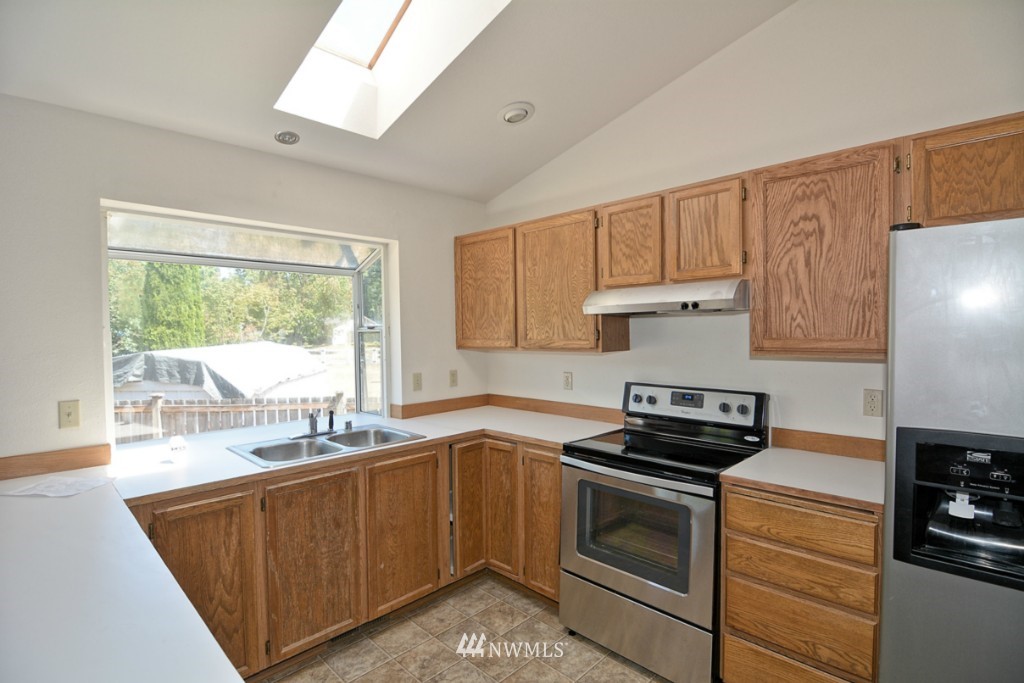 602 213th Street Southwest Bothell, WA 98021 - Photo 9 of 22