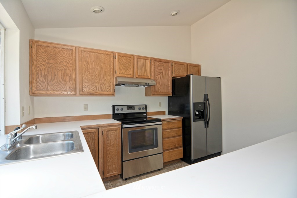 602 213th Street Southwest Bothell, WA 98021 - Photo 10 of 22