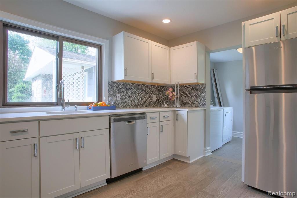 3892 Alida Avenue Rochester Hills, MI 48309 - Photo 11 of 27