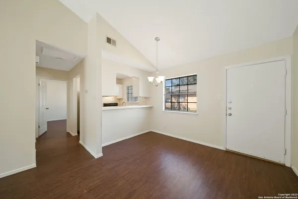 $925 | 206 Bexar Drive, San Antonio, TX 78228