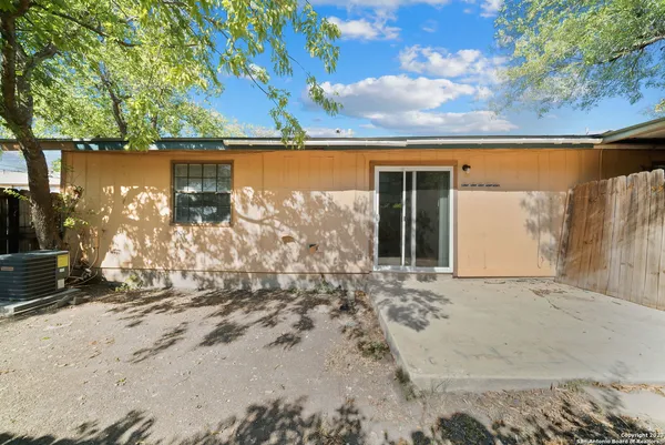 $925 | 206 Bexar Drive, San Antonio, TX 78228