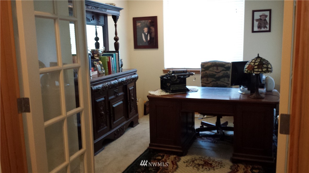 12016 Southeast 186th Street Renton, WA 98058 - Photo 3 of 12 Gallery Image 3