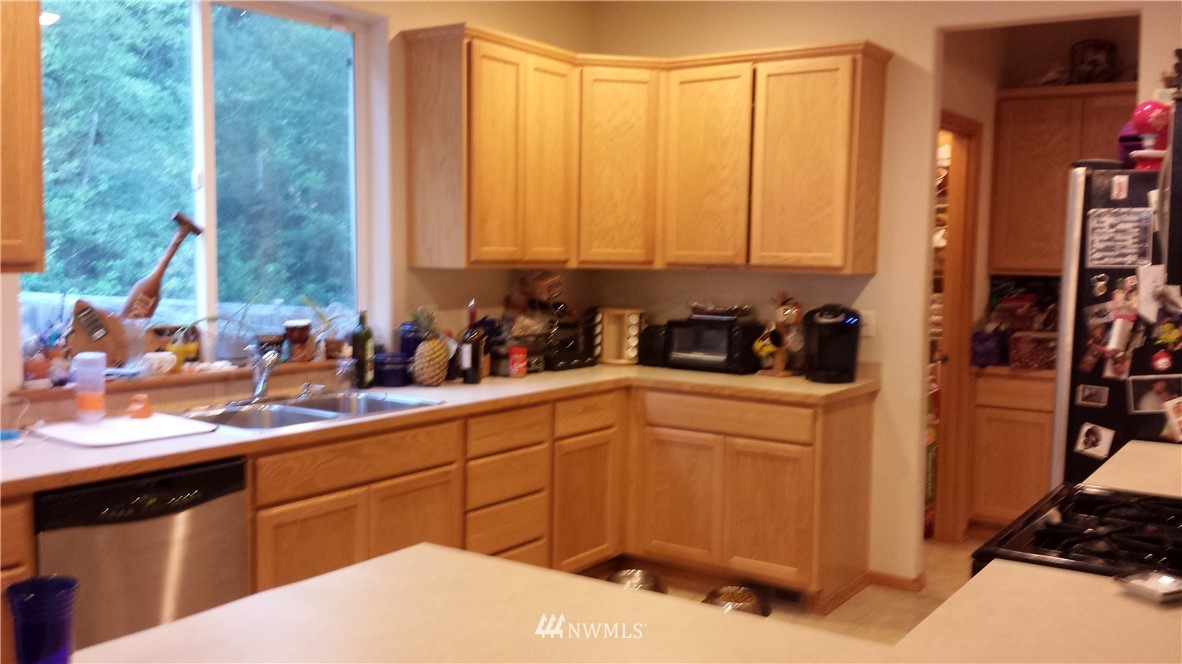 12016 Southeast 186th Street Renton, WA 98058 - Photo 9 of 12 Gallery Image 9