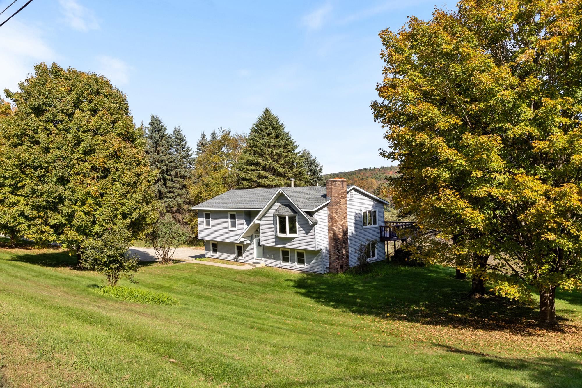 246 Chaloux Lane Williston, VT 05495 - Photo 2 of 40