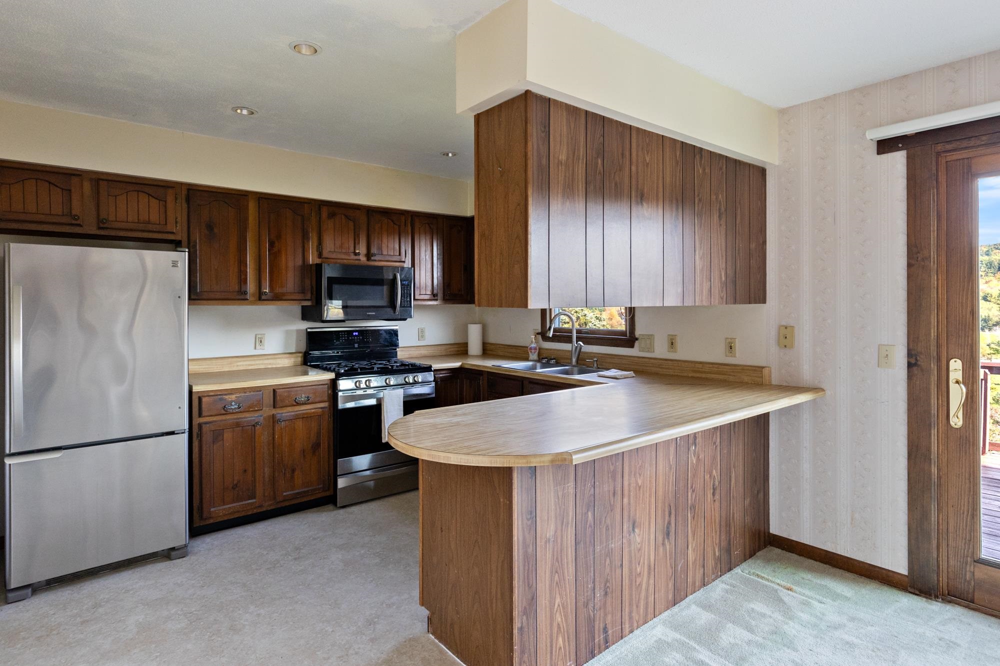 246 Chaloux Lane Williston, VT 05495 - Photo 8 of 40