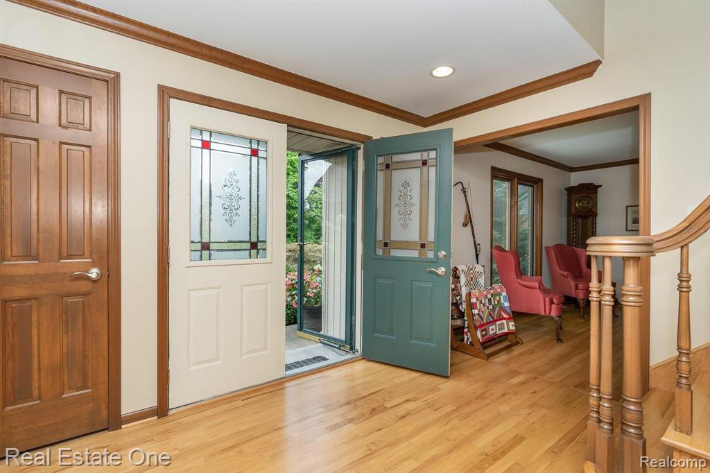 3449 Summit Ridge Drive Rochester Hills, MI 48306 - Photo 4 of 44