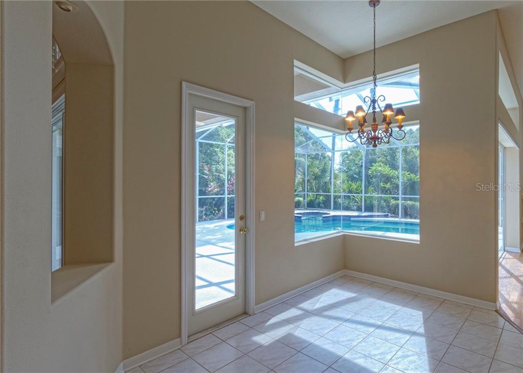 3502 Old Course Lane Valrico, FL 33596 - Photo 6 of 25 Gallery Image 6
