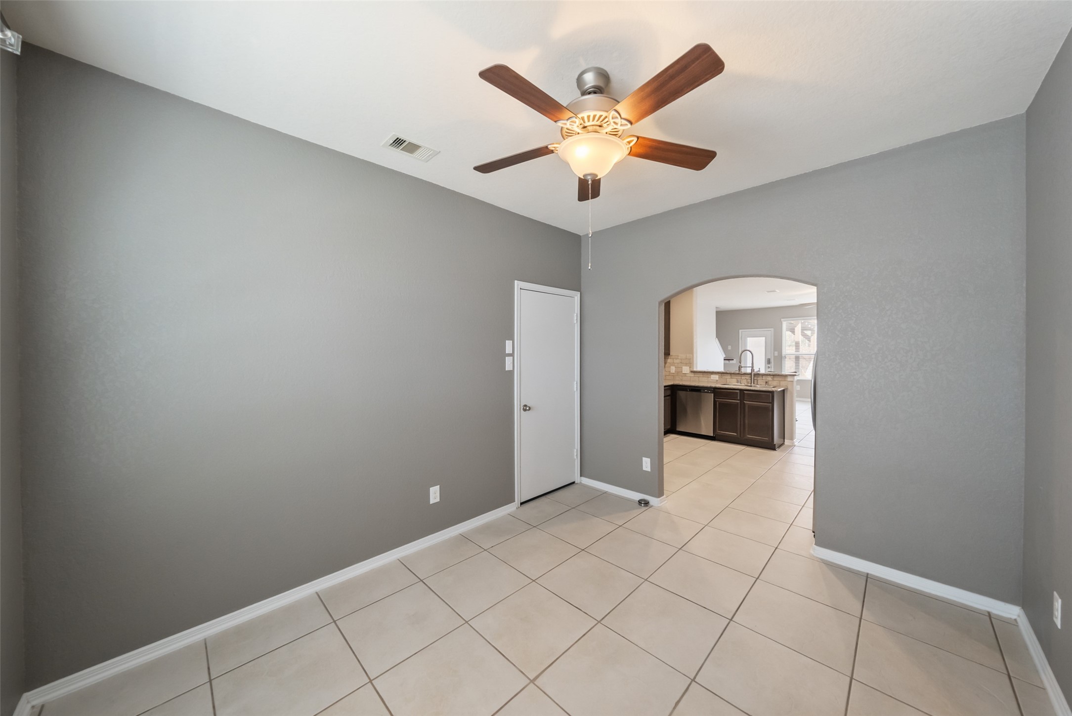 28915 Birch Green Way Spring, TX 77386 - Photo 10 of 30 an empty room with windows and fan