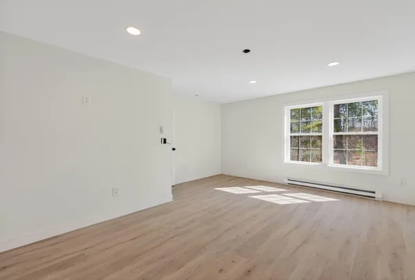 $389,900 | 33 Pinecrest Lane, Pittston, ME 04345