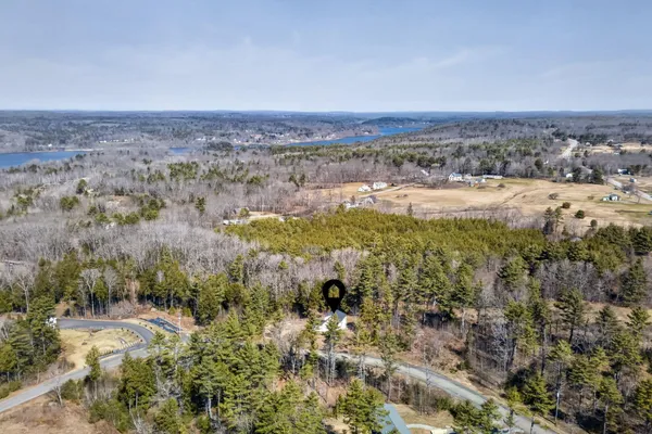 $389,900 | 33 Pinecrest Lane, Pittston, ME 04345