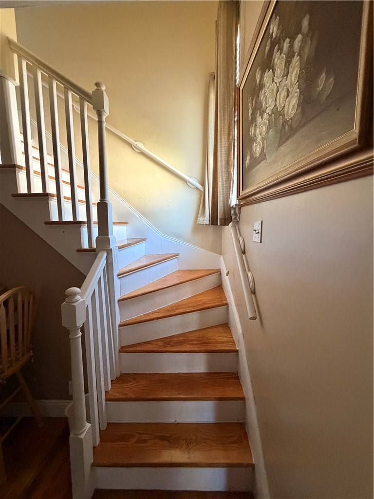 58 Surf Avenue Warwick, RI 02889 - Photo 7 of 25