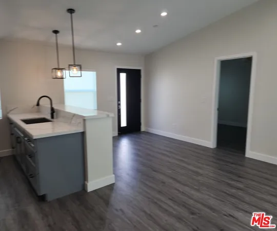 $2,800 | 422 Almond Avenue, Monrovia, CA 91016