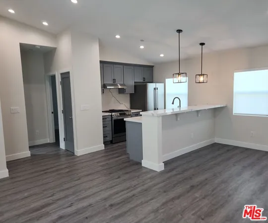 $2,800 | 422 Almond Avenue, Monrovia, CA 91016